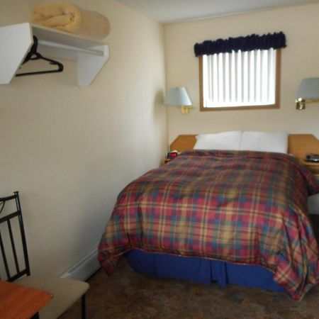 Blue River Motel ภายนอก รูปภาพ