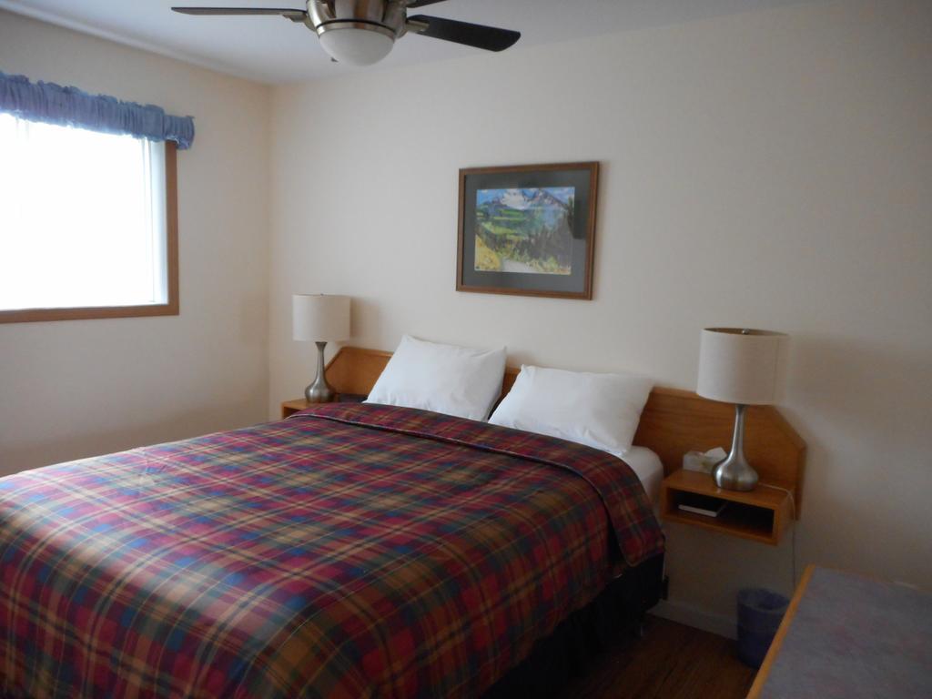 Blue River Motel ภายนอก รูปภาพ